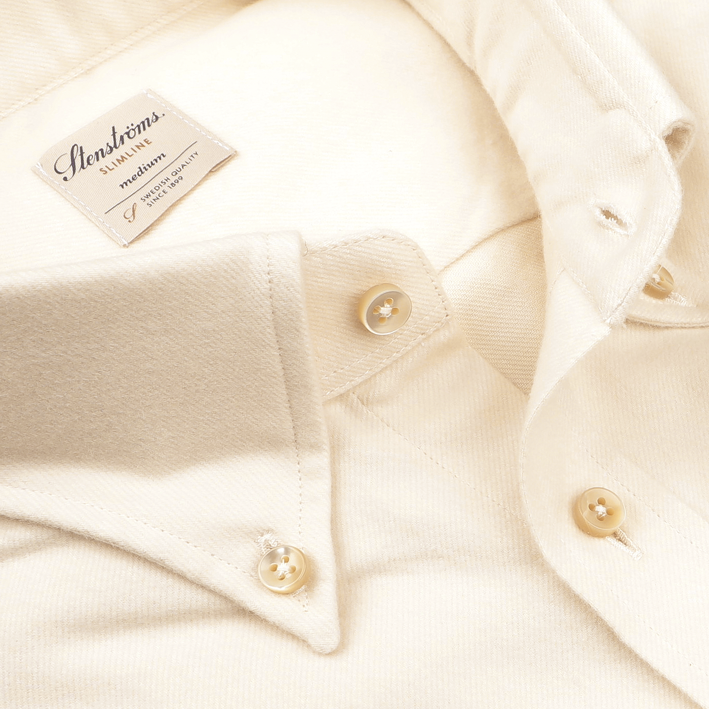 Cream cotton flannel Slimline BD shirt with beige buttons, featuring a label reading "Stenströms," designed for a tailored fit.