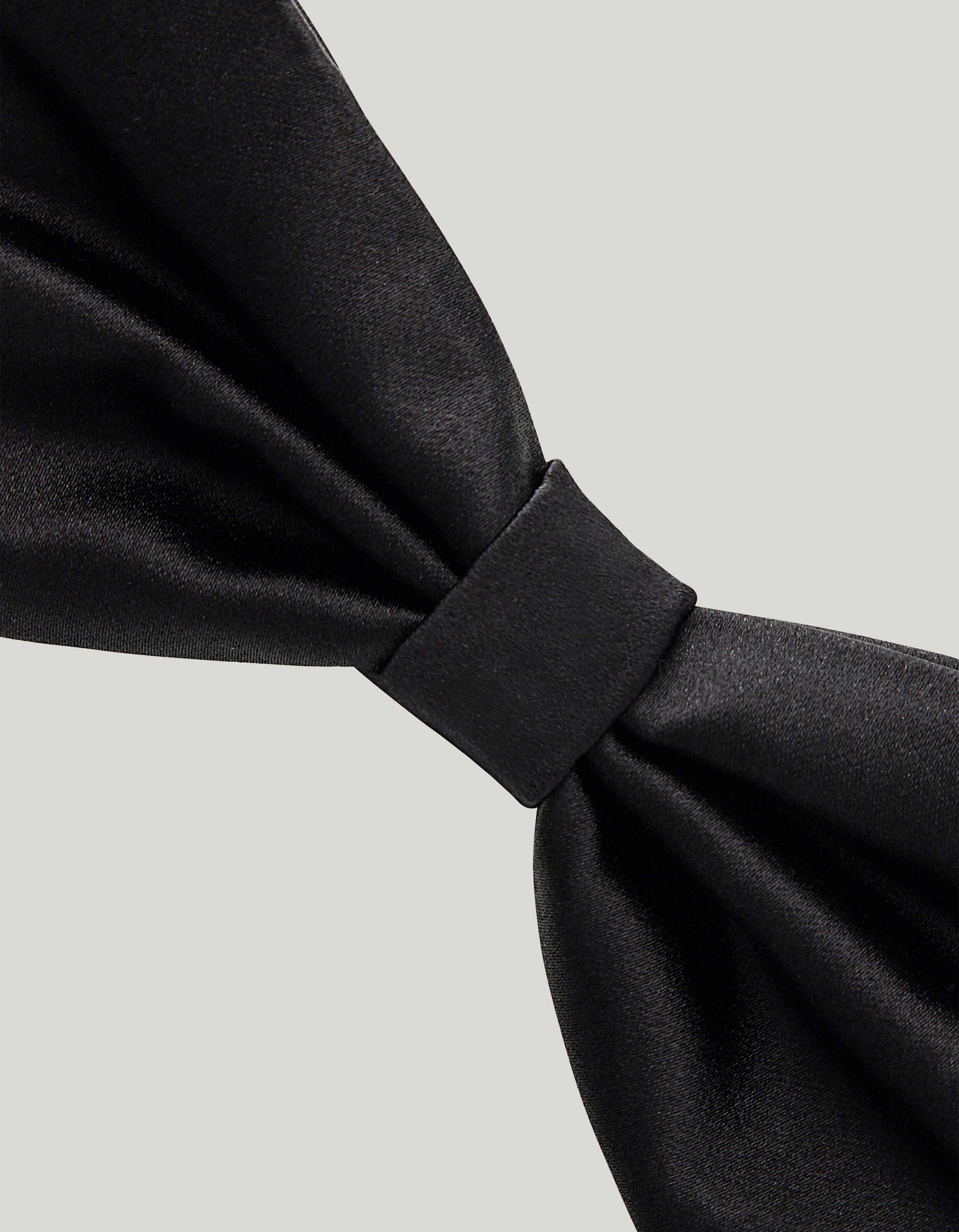 Silk pre-tied bow tie